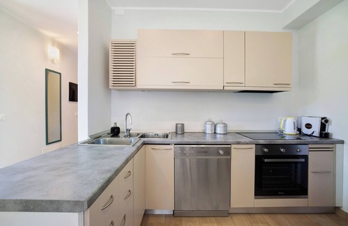 Gorra Apartment | Ca di perti Apartment 2 with Wi-Fi, Terrace & Garden