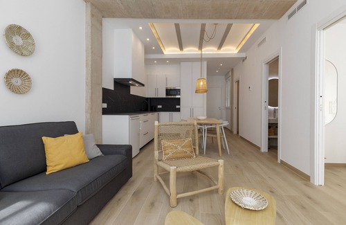 El Cabanyal Apartment | Ca La Leni Beach II. WiFi + Air Conditioned