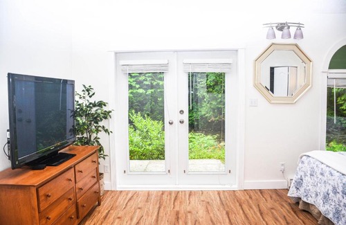 Maple Ridge House | Marin Riverside Lodge