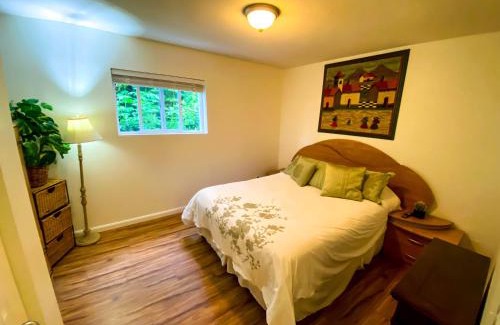 Maple Ridge House | Marin Riverside Lodge