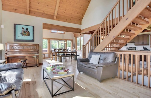 Petite-Riviere-Saint-Francois Ski Chalet | Chalet l'Ascension | Nature getaway with Spa