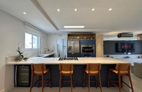 Pioneiros Apartment | CA01- 4 Suítes| Alto Padrão | 2 Garagens| Churrasq