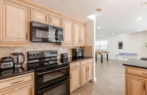 La Palma House | CA3 House Spacious SoCal Home for Groups