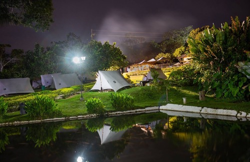 Yotoco RV Rental | Cabaña Íntima para Parejas en Mystic Natural