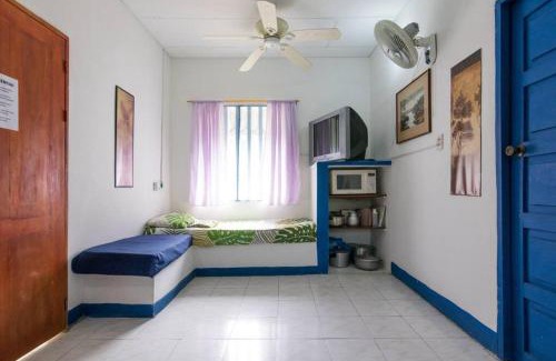 San Antero Apartment | Cabaña con aire, camarote, hamaca, TV cerca al mar