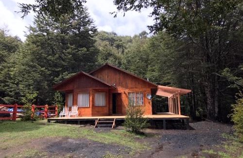 Panguipulli House | Cabaña en Coñaripe Sector Termas Geométricas "Entre Coigûes"