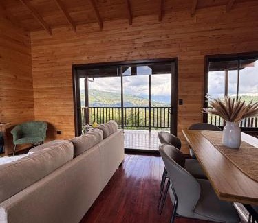 Canton Tarrazu Ski Chalet | Cabaña Mirador Viggo