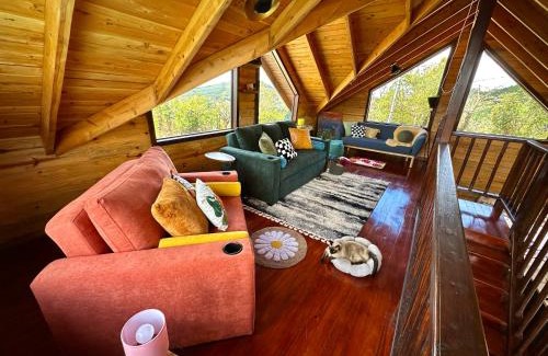 Canton Tarrazu Ski Chalet | Cabaña Nora