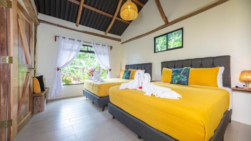 Penas Blancas House | Cabañas Caeli, El Toucan, Peaceful Rainforest Retreat with Stunning Views