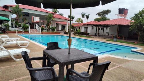 Apiay Hotel | Cabañas LLano Lindo Apiay