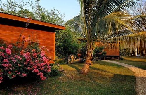 San Ignacio Cabin | Cabana 2 -Modern amenities cabin, on the banks of the Belize River