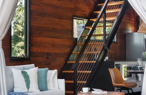 Ibirama Cabin | Cabana Moderna com Hidro e Vista Para as Montanhas