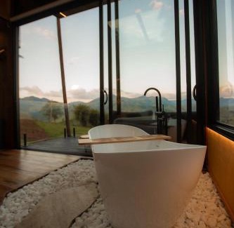 Goncalves Ski Chalet | Cabana Tekoá - Teto de vidro e telão de cinema