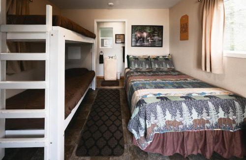 Haines House | Cabin 1 Lynn View Lodge