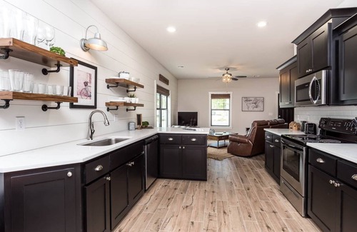 Bella Vista House | Cabin 13 @ Trails Edge (Pet-Friendly)