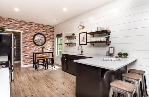 Bella Vista House | Cabin 13 @ Trails Edge (Pet-Friendly)