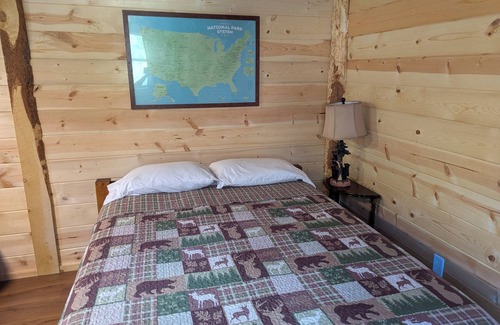 Bellvue Cabin | Cabin 4 at Sportsman’s Lodge, Rustic Cabin 4 at Sportsman's Lodge