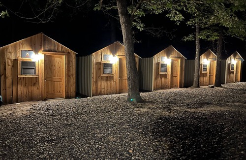 Hatfield RV Rental | Cabin 5 - Rustic Mountain Cabin - Up to 3 persons