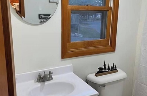 Pine River Apartment | Cabin 6 at Heaths Resort