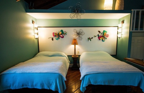 Golden House | Cabin # 6- The Vine @ River’s Bend Resort