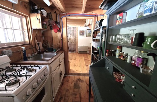 Jamaica Cabin | Cabin 7min to Ski Stratton-Wood Stove,Starry Skies,Fire Pit,Views,Dogs OK