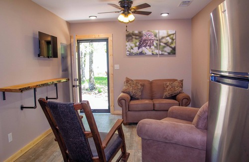 Carlisle Cabin | Cabin Bunkhouse with Hot tub Private Lake view in Vian, OK!