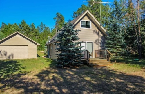 Friendship Cabin | Cabin by Castle Rock. 25min to Dells. Private Yard