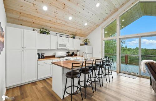 Palmer House | Cabin By The Lake