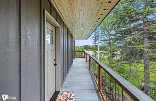Palmer House | Cabin By The Lake
