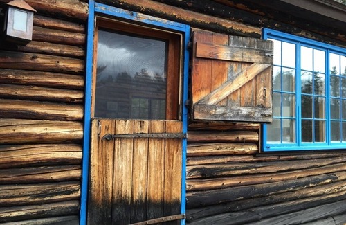 Tamworth Cabin | Cabin by the Woods - Next to Whiteface Hollow Wedding Venue