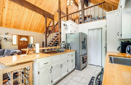 Arnold Cabin | Cabin Getaway Near Big Trees Park: Game Room, Deck