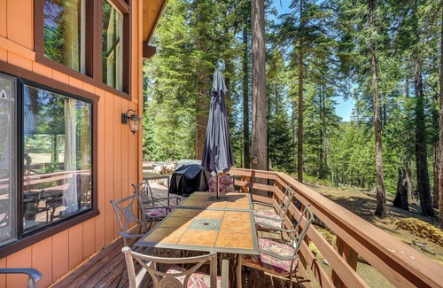 Arnold Cabin | Cabin Getaway Near Big Trees Park: Game Room, Deck