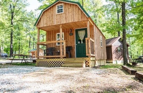 Harrison Cabin | Cabin in beautiful Shady Oaks camp Ground. In the heart of the Ozarks
