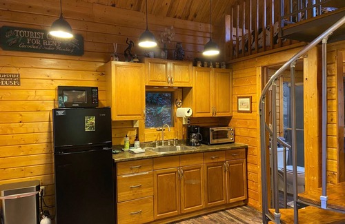 Ashfield Cabin | Cabin In the Trees In historic Jim Thorpe, on the side of Flagstaff Mountain
