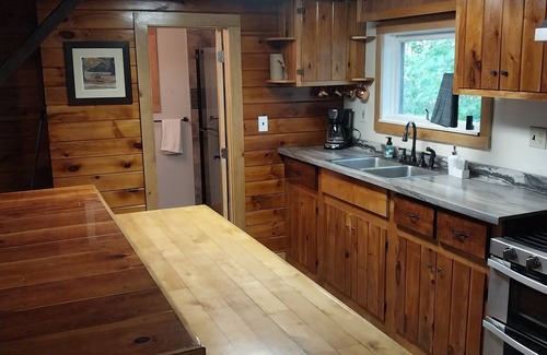 Watkins Glen Cabin | Cabin in the woods. Minutes to Watkins Glen State Park, Racetrack & Wine Trail!