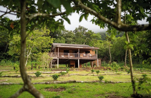 Saint Kitts and Nevis House | Cabin Liamuiga
