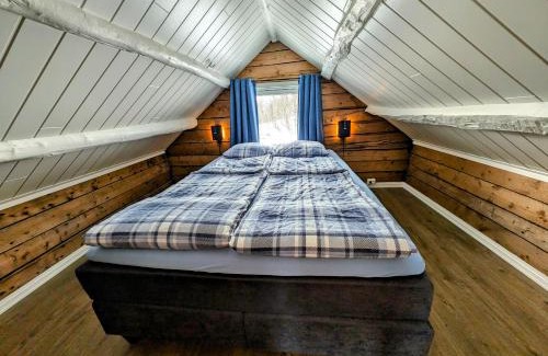 Botnhamn House | Cabin magic on Senja, atmosphere like a fairytale