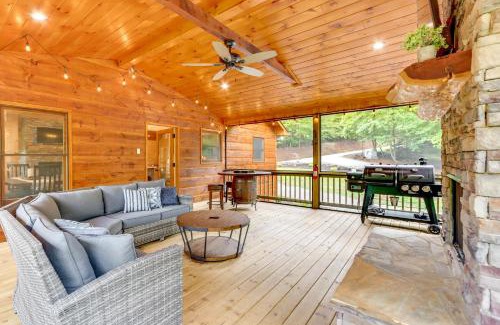 Mineral Bluff House | Cabin Near Blue Ridge with Fire Pit and Large Deck