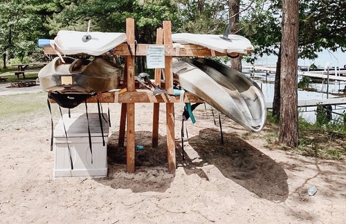 Brainerd Cabin | Cabin on private beach on a lake near Brainerd! 2 bedrooms, sleeps 7!