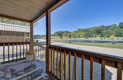 Austinville Apartment | Cabin on River’s Edge Trail in Steamboat Rock!