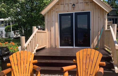 Inlet Cabin | Cabin on the Lake at The Bears Cottages