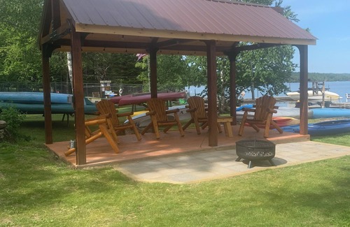 Inlet Cabin | Cabin on the Lake at The Bears Cottages
