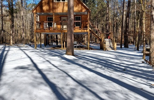 Ozone Cabin | Cabin overlooking creek close to National Forrest a great place to relax