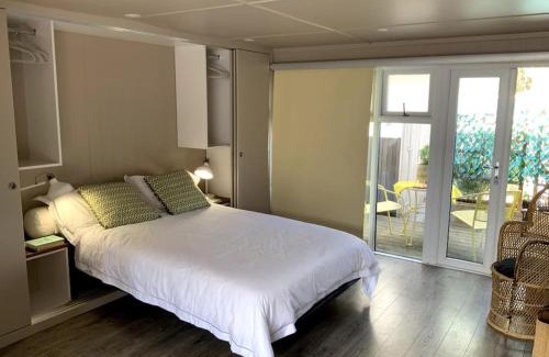 Warwick House | Cabin Retreat in the heart of Warwick.