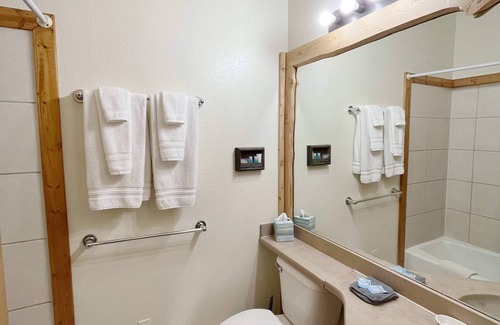 Woodland Park Bed & Breakfast | Cabin Suite Bed & Breakfast