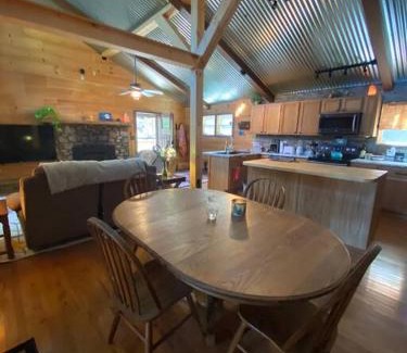 Hot Springs House | Cabin with a view in Hot Springs—walk to AT