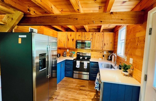 Slaty Fork Cabin | Cabin with Hot tub in Minehaha Springs