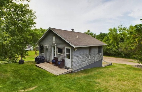 Glenwood Cabin | Cabin with private beach access to Lake Minnewaska