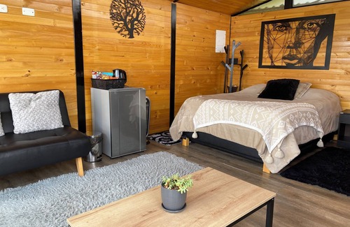 La Calera Cabin | Cabin with private Jacuzzi in La Calera-Cundinamarca. Caneiros Cabin