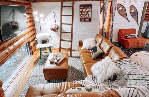 Lyndon Center Cabin | Cabin with Stream View